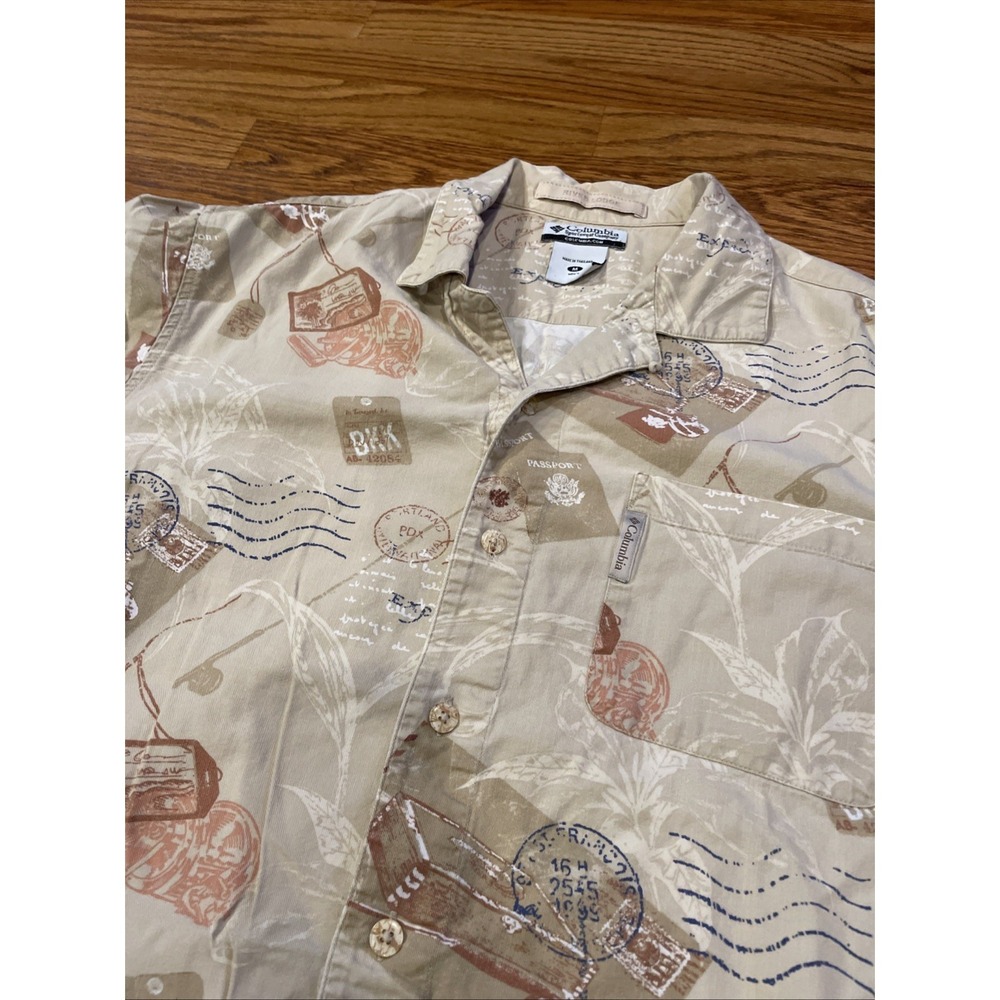 Columbia Men's River Lodge AOP Button Up Shirt‎ Travel Print Tan Size Medium